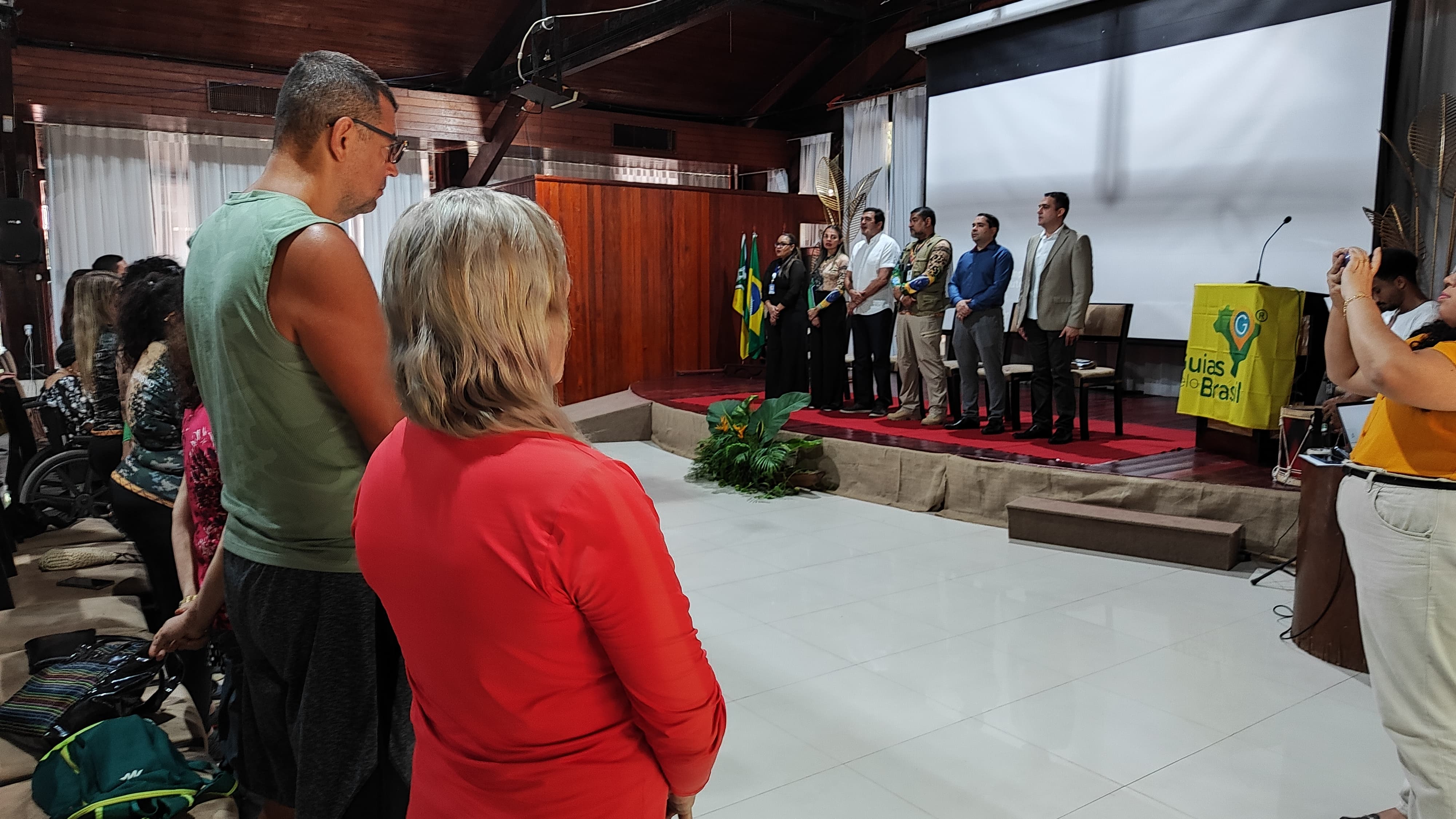 DELEGADO-GERAL PARTICIPA DE EVENTO ORGANIZADO PELA SETUR, APRESENTA O PORTAL DE SERVIÇOS DA POLÍCIA CIVIL E EXPLICA COMO A PLATAFORMA PODERÁ ATENDER TURISTAS NO AMAPÁ